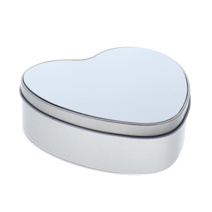Boîte en métal format coeur